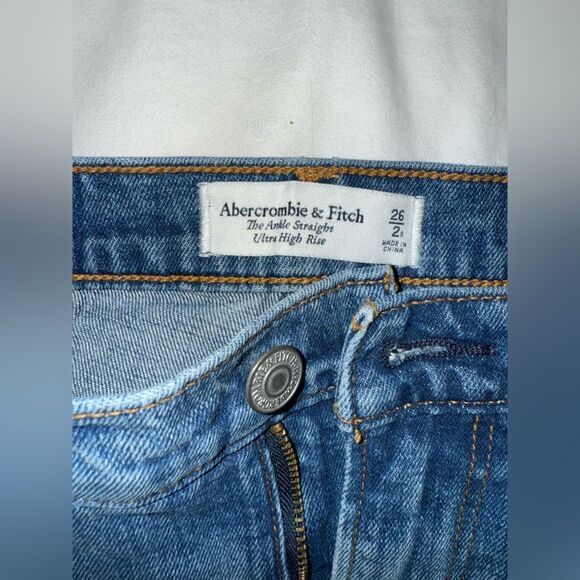 Abercrombie & Fitch The Ankle Straight Ultra High Rise Size 2 Women’s - Picture 2 of 9